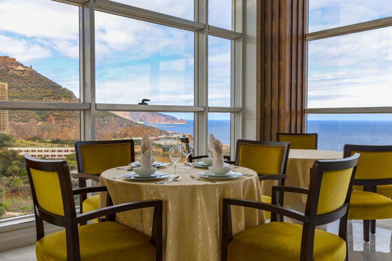Melissa Hotel Oran Bagian luar foto