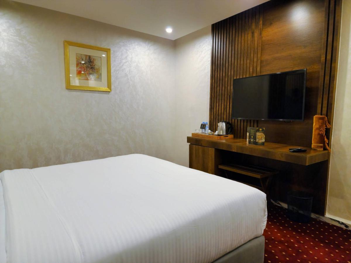 Melissa Hotel Oran Bagian luar foto