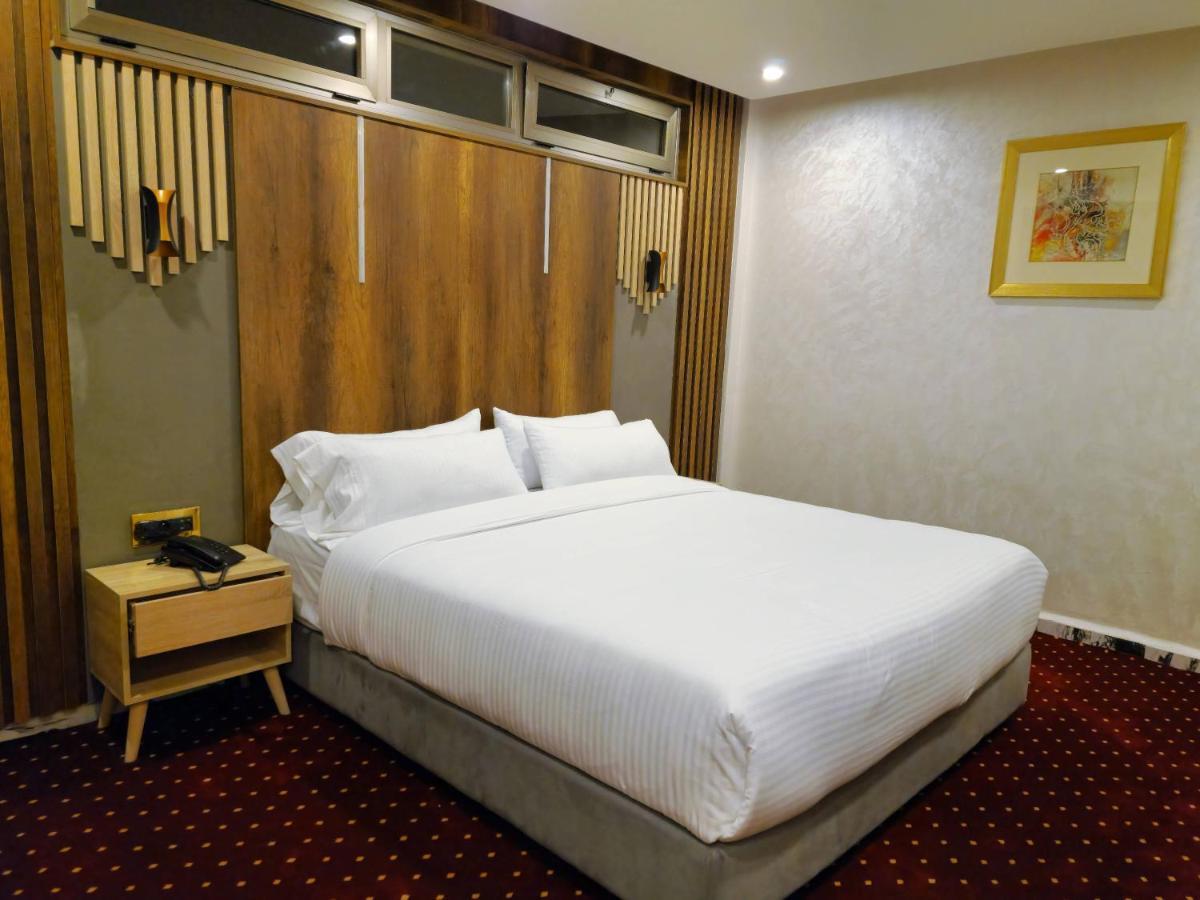 Melissa Hotel Oran Bagian luar foto